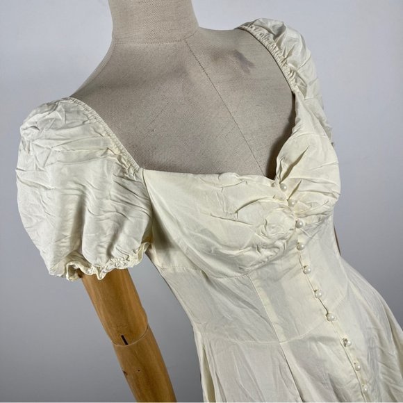 Elegant Cream Puff Sleeve Dress - Picture 3 of 11